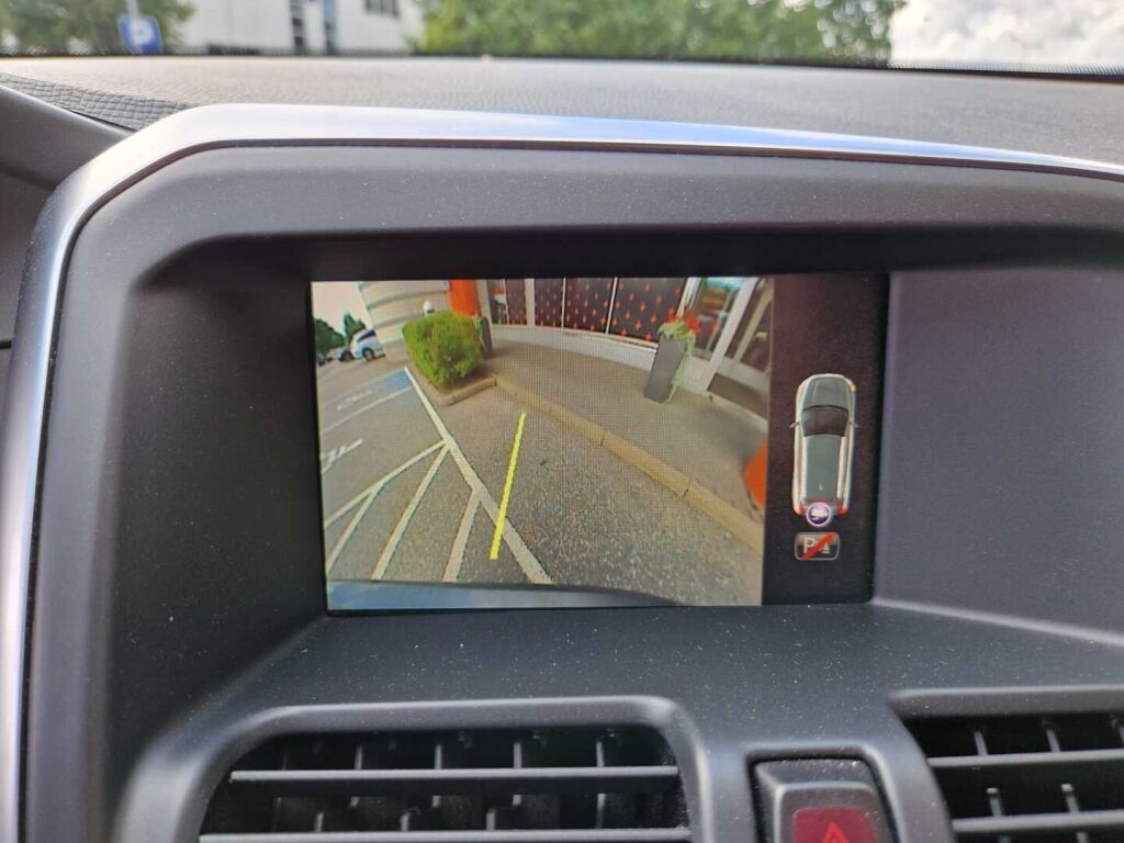 Volvo XC60 2017 D4 Business Classic Summum aut / Webasto / Merkkihuolto historia / Koukku / Nahkasisusta / Keyless Go