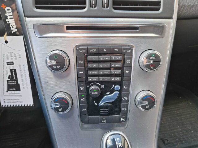 Volvo XC60 2017 D4 Business Classic Summum aut / Webasto / Merkkihuolto historia / Koukku / Nahkasisusta / Keyless Go