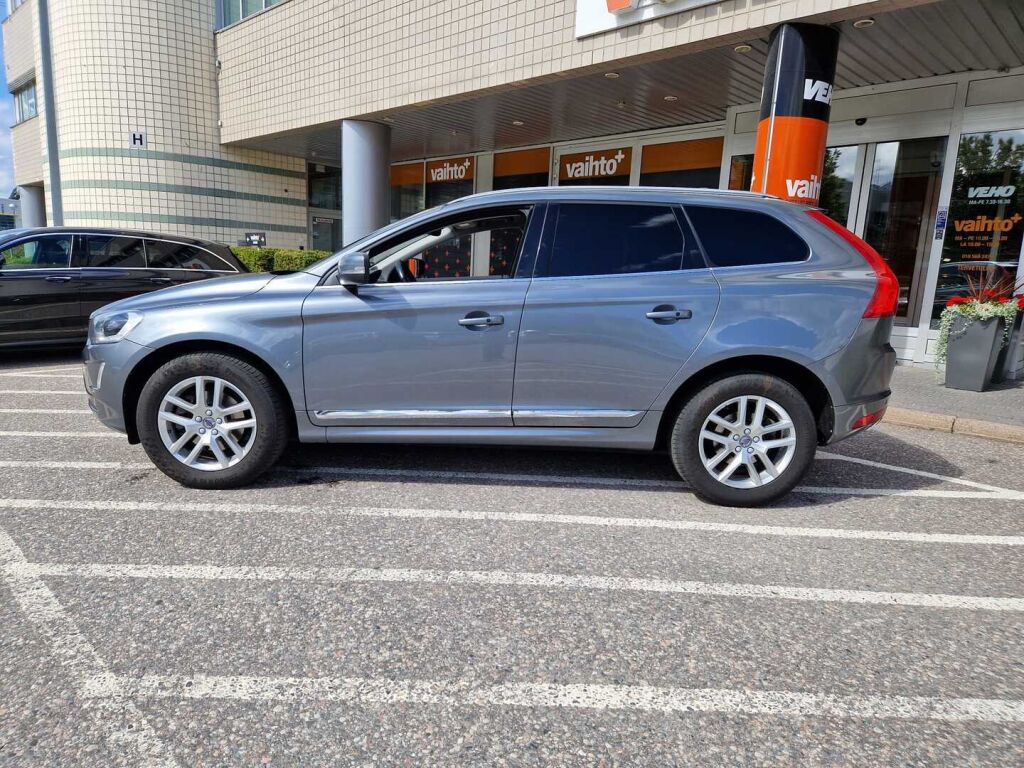 Volvo XC60 2017 D4 Business Classic Summum aut / Webasto / Merkkihuolto historia / Koukku / Nahkasisusta / Keyless Go