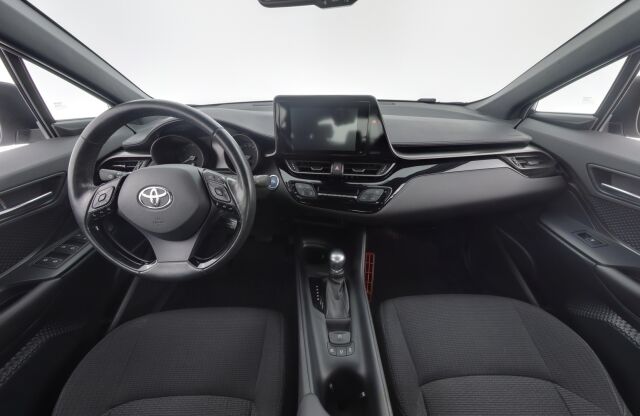 Toyota C-HR 2017 1,8 Hybrid Active / Kamera / Lohkolämmitin / Huollettu 40tkm / Vähän ajettu / Kaistavahti
