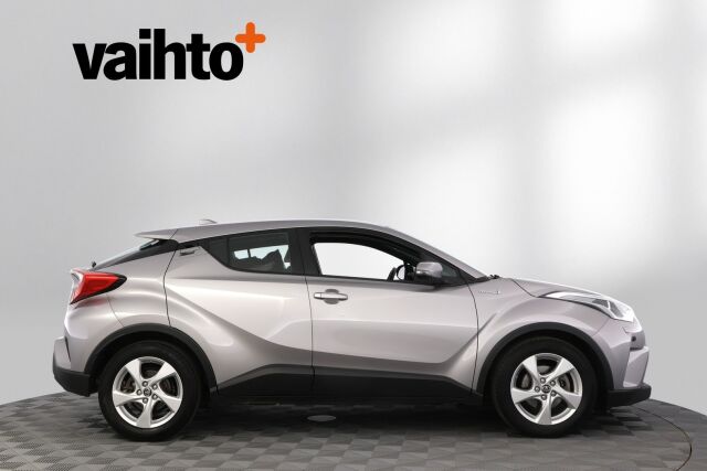 Toyota C-HR 2017 1,8 Hybrid Active / Kamera / Lohkolämmitin / Huollettu 40tkm / Vähän ajettu / Kaistavahti
