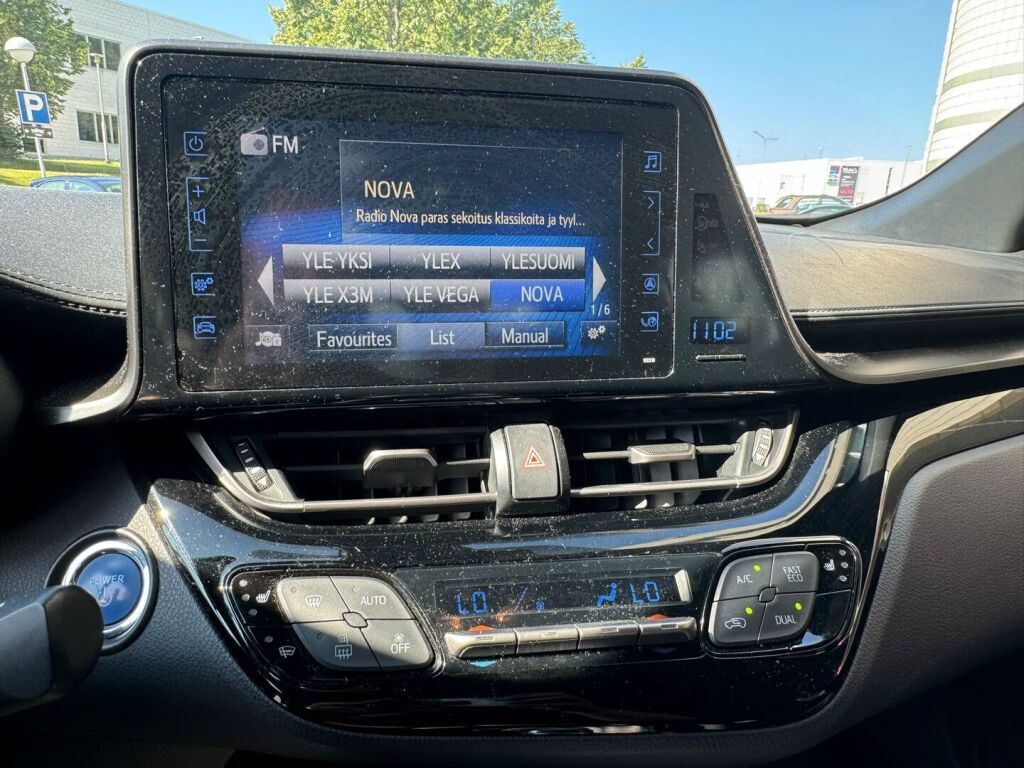 Toyota C-HR 2018 1,8 Hybrid Active / Suomiauto / Navigointi / Peruutuskamera
