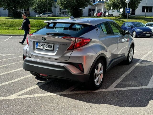 Toyota C-HR 2018 1,8 Hybrid Active / Suomiauto / Navigointi / Peruutuskamera