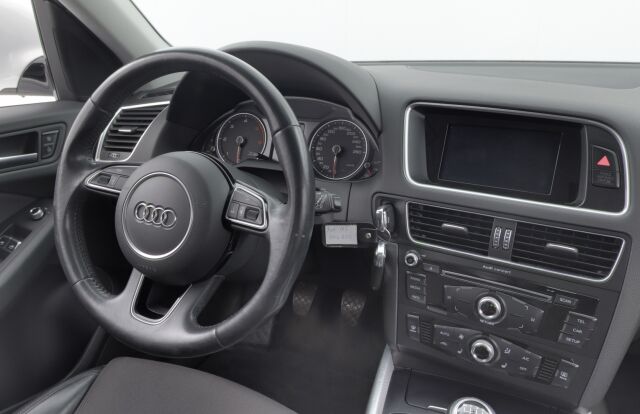 Audi Q5 2016 Q5 Farmari (AC) 4ov 1968cm3 / Lohko+Sp / Sport penkit / Vakkari / Tutkat /