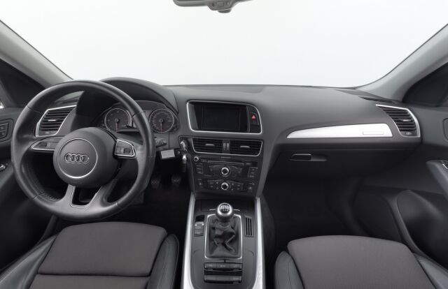Audi Q5 2016 Q5 Farmari (AC) 4ov 1968cm3 / Lohko+Sp / Sport penkit / Vakkari / Tutkat /