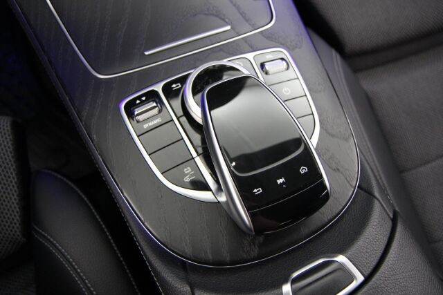 Mercedes-Benz E 2019 300 de A Business Edition EQ Power / ALV-vähennyskelpoinen / Suomiauto / Kamera / LED-High Performance / Koukku - RAHOITUS TÄHÄN AUTOON VAIN 3.99% - 