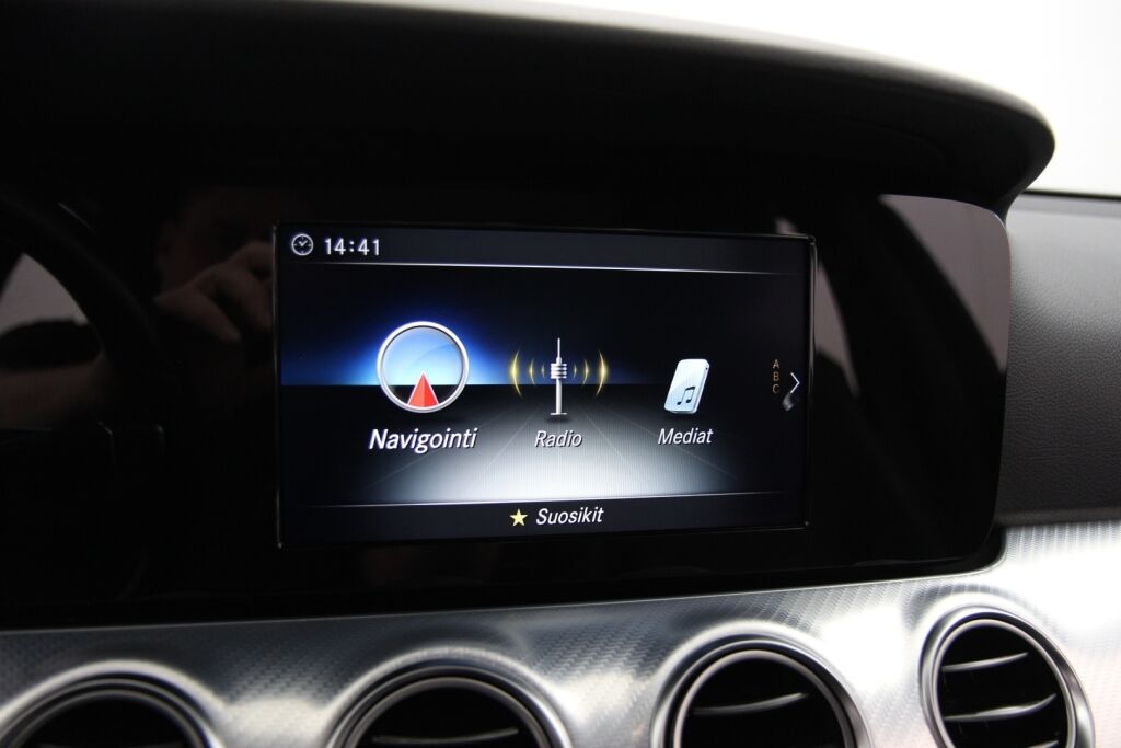 Mercedes-Benz E 2019 300 de A Business Edition EQ Power / ALV-vähennyskelpoinen / Suomiauto / Kamera / LED-High Performance / Koukku - RAHOITUS TÄHÄN AUTOON VAIN 3.99% - 
