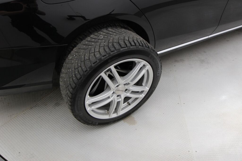 Mercedes-Benz E 2019 300 de A Business Edition EQ Power / ALV-vähennyskelpoinen / Suomiauto / Kamera / LED-High Performance / Koukku - RAHOITUS TÄHÄN AUTOON VAIN 3.99% - 