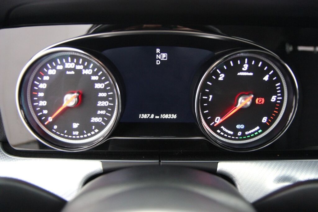 Mercedes-Benz E 2019 300 de A Business Edition EQ Power / ALV-vähennyskelpoinen / Suomiauto / Kamera / LED-High Performance / Koukku - RAHOITUS TÄHÄN AUTOON VAIN 3.99% - 