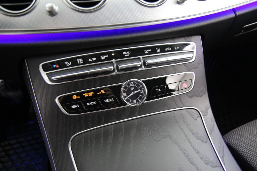 Mercedes-Benz E 2019 300 de A Business Edition EQ Power / ALV-vähennyskelpoinen / Suomiauto / Kamera / LED-High Performance / Koukku - RAHOITUS TÄHÄN AUTOON VAIN 3.99% - 