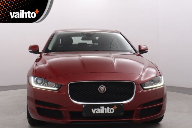Jaguar XE 2016 20d  Aut / Aut. ilmastointi / Kamera / Sähköinen huoltohistoria / - RAHOITUS TÄHÄN AUTOON VAIN 3.99% - 