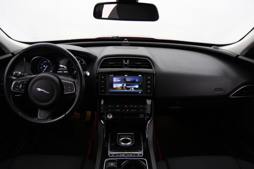 Jaguar XE 2016 20d  Aut / Aut. ilmastointi / Kamera / Sähköinen huoltohistoria / - RAHOITUS TÄHÄN AUTOON VAIN 3.99% - 