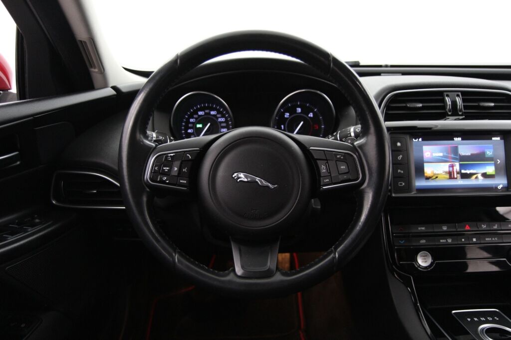 Jaguar XE 2016 20d  Aut / Aut. ilmastointi / Kamera / Sähköinen huoltohistoria / - RAHOITUS TÄHÄN AUTOON VAIN 3.99% - 