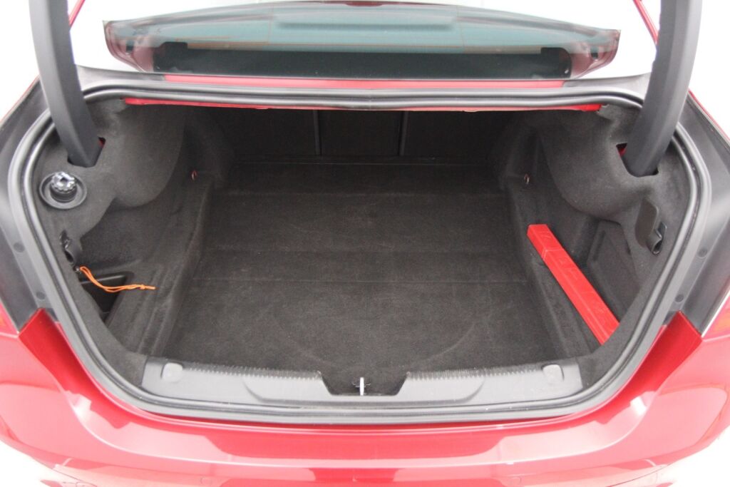 Jaguar XE 2016 20d  Aut / Aut. ilmastointi / Kamera / Sähköinen huoltohistoria / - RAHOITUS TÄHÄN AUTOON VAIN 3.99% - 