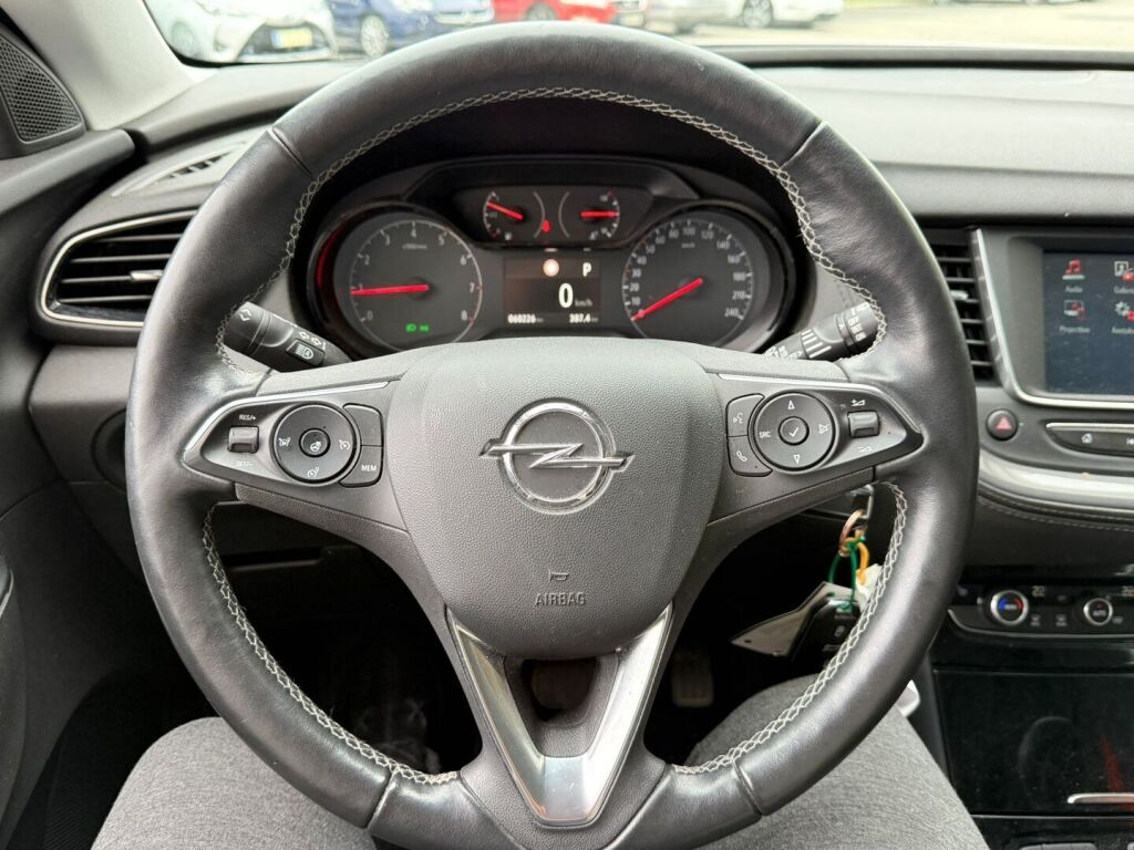 Opel Grandland X 2019 Comfort 130 Turbo A/T / Liikennemerkkien tunnistus / Kaistavahti / Jakopää tehty 2023 / Uusi tuulilasi