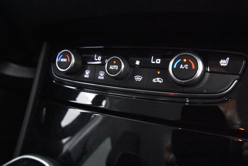 Opel Grandland X 2019 Comfort 130 Turbo A/T / Liikennemerkkien tunnistus / Kaistavahti / Jakopää tehty 2023 / Uusi tuulilasi