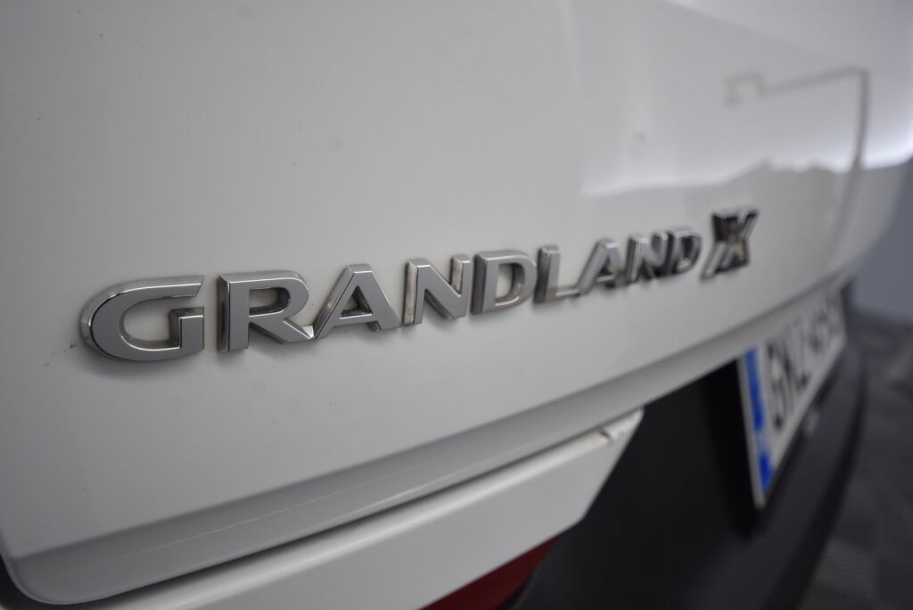 Opel Grandland X 2019 Comfort 130 Turbo A/T / Liikennemerkkien tunnistus / Kaistavahti / Jakopää tehty 2023 / Uusi tuulilasi