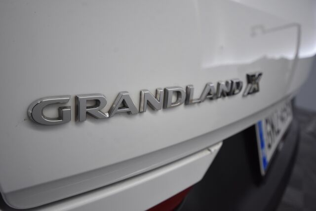 Opel Grandland X 2019 Comfort 130 Turbo A/T / Liikennemerkkien tunnistus / Kaistavahti / Jakopää tehty 2023 / Uusi tuulilasi