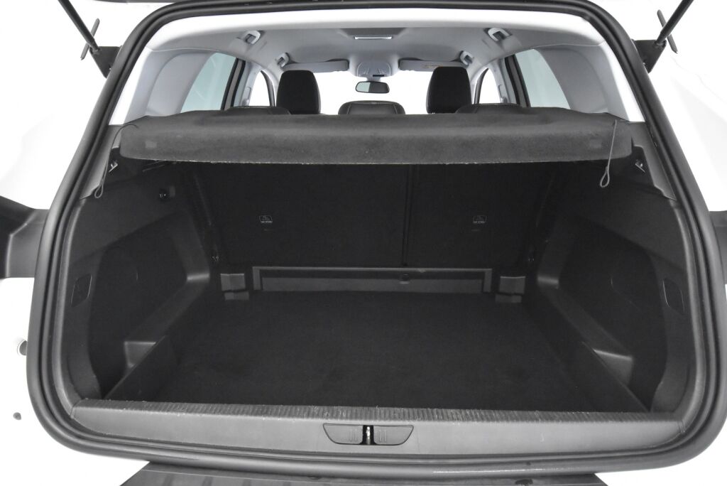 Opel Grandland X 2019 Comfort 130 Turbo A/T / Liikennemerkkien tunnistus / Kaistavahti / Jakopää tehty 2023 / Uusi tuulilasi