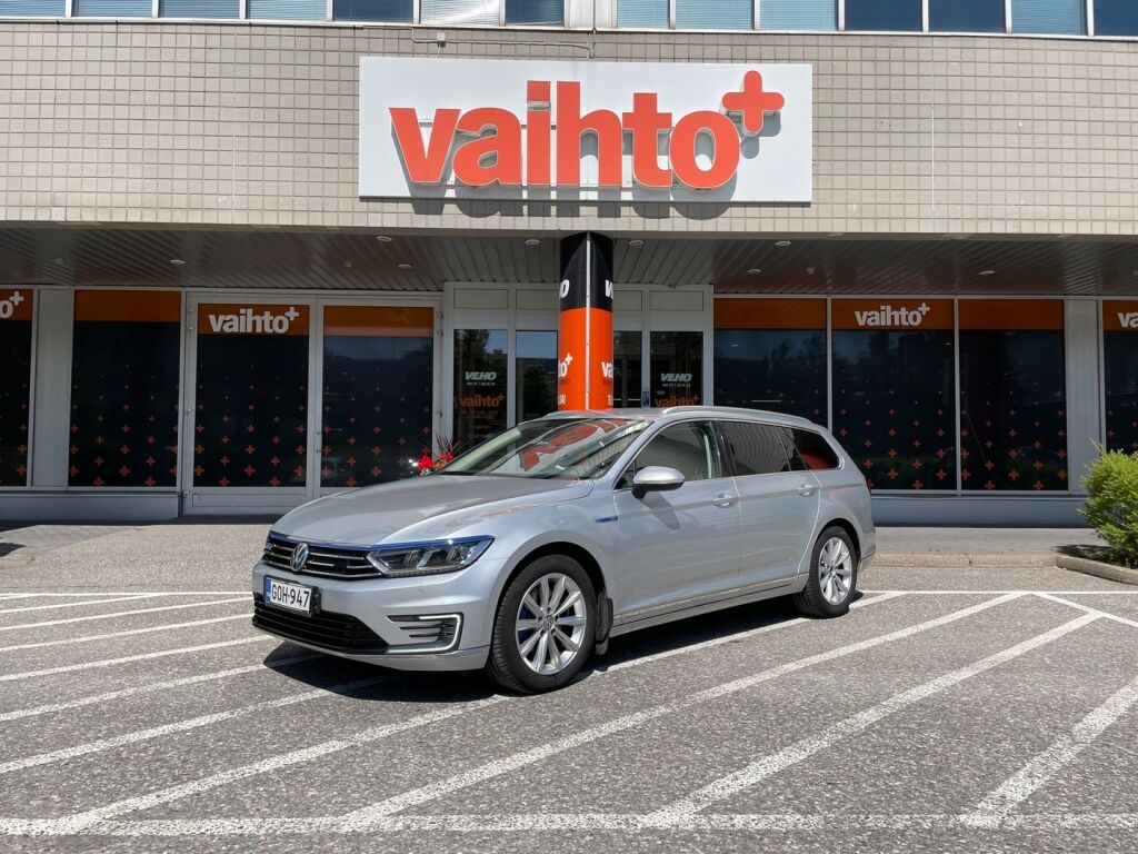Volkswagen Passat 2018 Variant GTE Plug-In Hybrid 160 kW (218 hv) DSG / ACC / Vetokoukku / LED-Valot