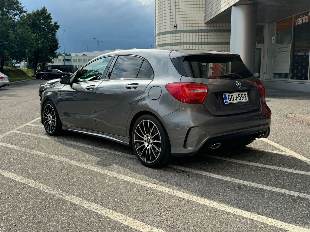 Mercedes-Benz A 2014 200 CD 4Matic A Premium Business / Vetokoukku / Panoraama / Peruutuskamera / Navigointi