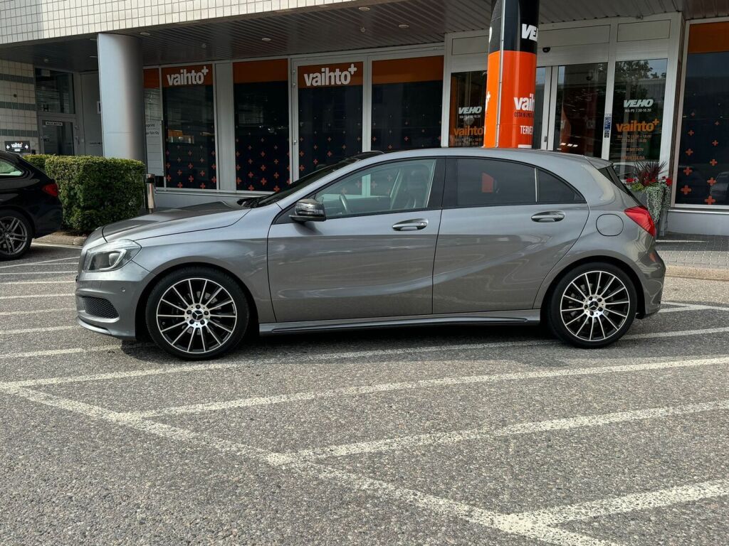 Mercedes-Benz A 2014 200 CD 4Matic A Premium Business / Vetokoukku / Panoraama / Peruutuskamera / Navigointi