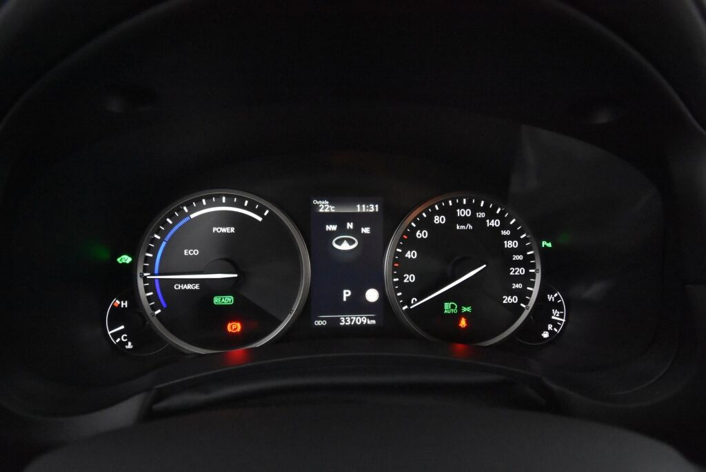Lexus NX 2021 300h AWD Business Limited Edition / Adapt.vakionopeussäädin/ Kamera/ Nahkat