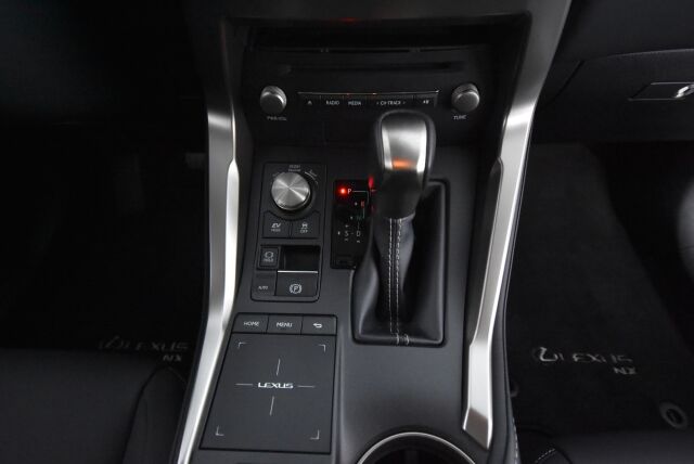 Lexus NX 2021 300h AWD Business Limited Edition / Adapt.vakionopeussäädin/ Kamera/ Nahkat