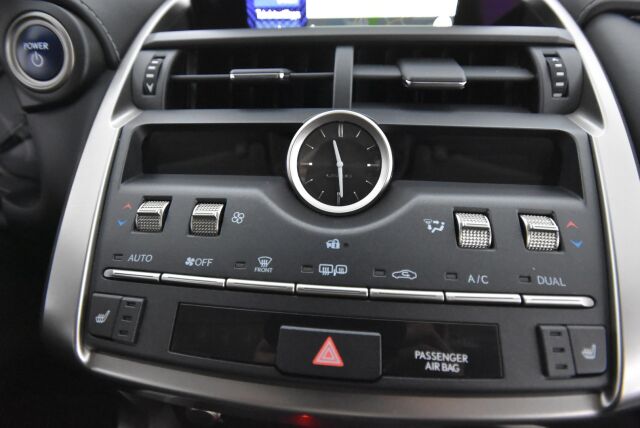 Lexus NX 2021 300h AWD Business Limited Edition / Adapt.vakionopeussäädin/ Kamera/ Nahkat