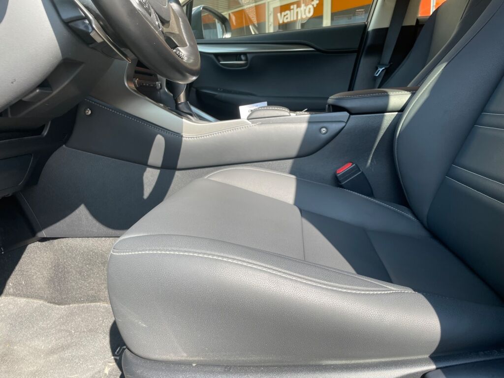 Lexus NX 2021 300h AWD Business Limited Edition / Adapt.vakionopeussäädin/ Kamera/ Nahkat