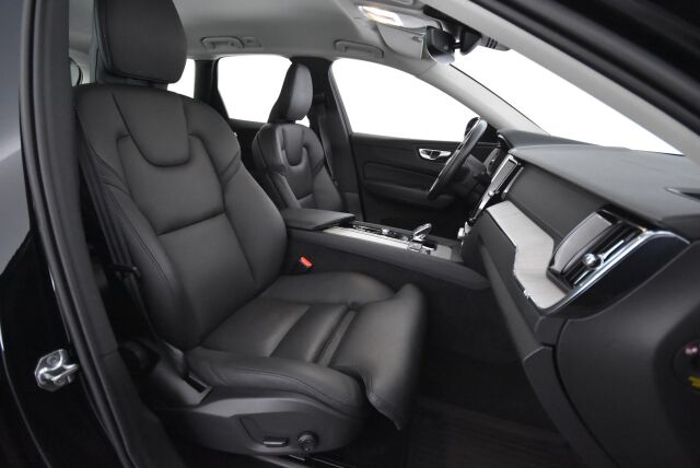 Volvo XC60 2022 B4 AWD D-MHEV Business Inscription Edition aut / Polttoainetoiminen lisälämmitin / Vetokoukku / Led-ajovalot