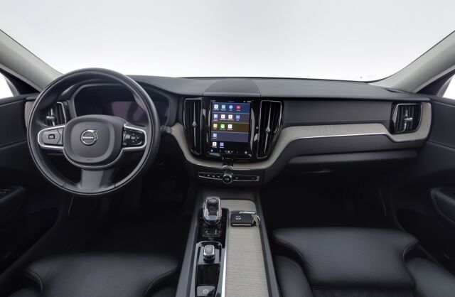 Volvo XC60 2022 B4 AWD D-MHEV Business Inscription Edition aut / Polttoainetoiminen lisälämmitin / Vetokoukku / Led-ajovalot