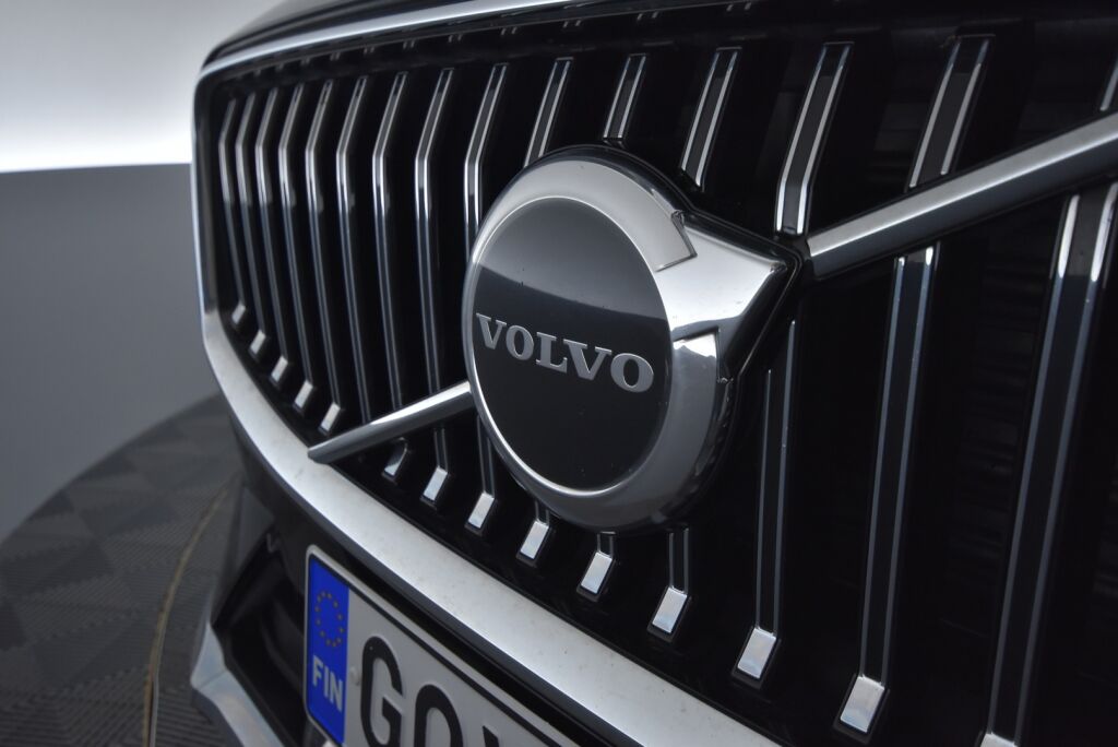 Volvo XC60 2022 B4 AWD D-MHEV Business Inscription Edition aut / Polttoainetoiminen lisälämmitin / Vetokoukku / Led-ajovalot