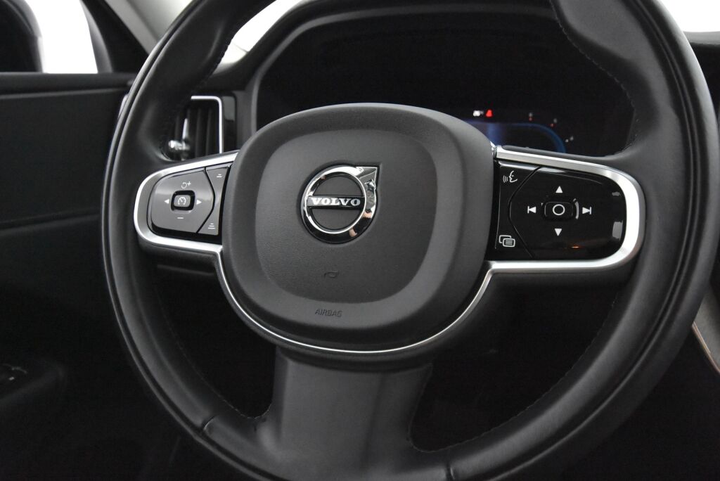 Volvo XC60 2022 B4 AWD D-MHEV Business Inscription Edition aut / Polttoainetoiminen lisälämmitin / Vetokoukku / Led-ajovalot