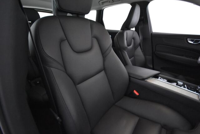 Volvo XC60 2022 B4 AWD D-MHEV Business Inscription Edition aut / Polttoainetoiminen lisälämmitin / Vetokoukku / Led-ajovalot