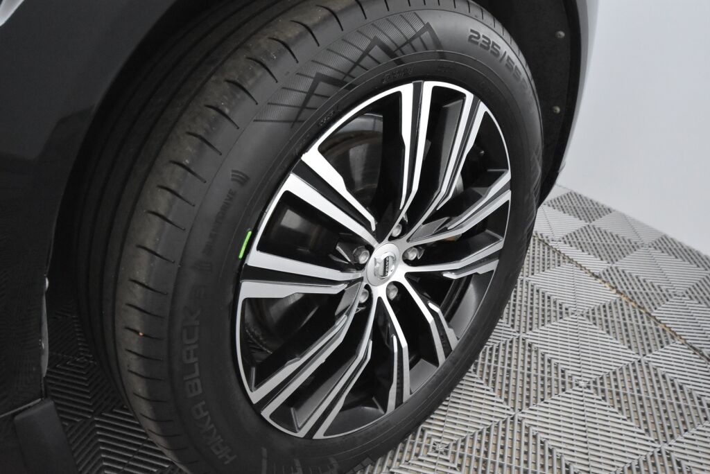 Volvo XC60 2022 B4 AWD D-MHEV Business Inscription Edition aut / Polttoainetoiminen lisälämmitin / Vetokoukku / Led-ajovalot