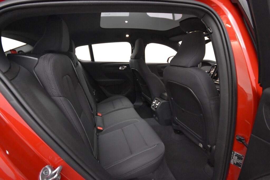 Volvo C40 2022 Recharge Single Plus aut / Lämpöpumppu / Pilot assist / Panorama / BLIS