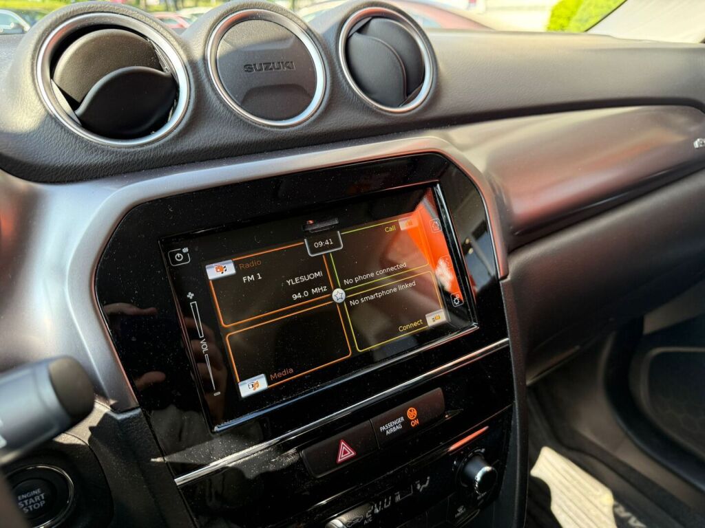 Suzuki Vitara 2022 1,5 HYBRID 4WD GL+ 6AGS-aut / Adapt. vakkari / Kaistavahti / Vetokoukku