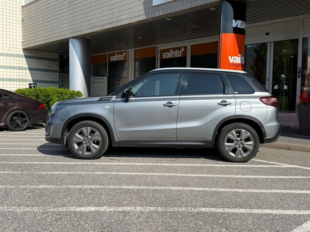 Suzuki Vitara 2022 1,5 HYBRID 4WD GL+ 6AGS-aut / Adapt. vakkari / Kaistavahti / Vetokoukku