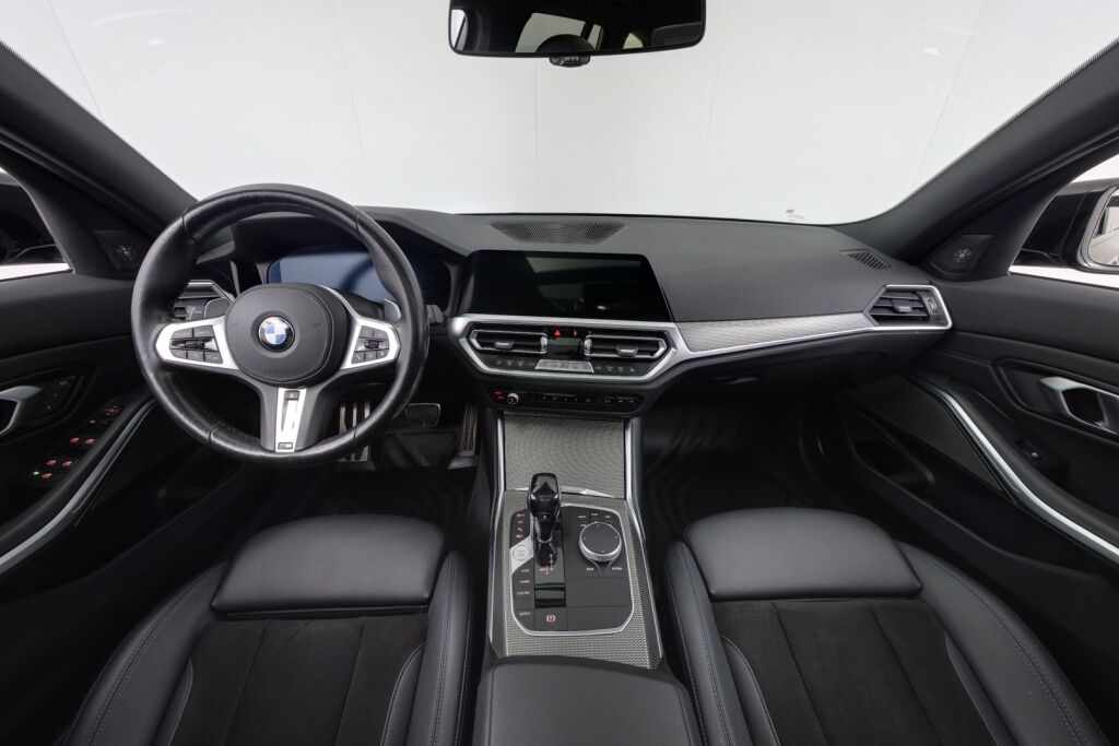 BMW 330 2021 G21 Touring 330e xDrive Business M Sport / Panoraama / Harman/kardon / 360 kamera / Vetokoukku / Muistipenkki