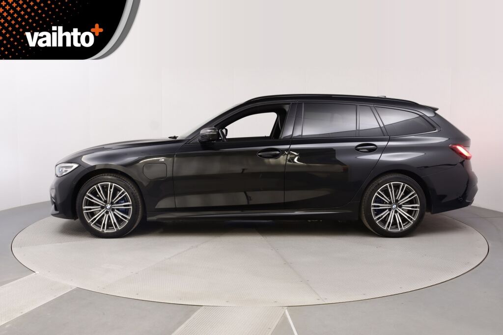 BMW 330 2021 G21 Touring 330e xDrive Business M Sport / Panoraama / Harman/kardon / 360 kamera / Vetokoukku / Muistipenkki