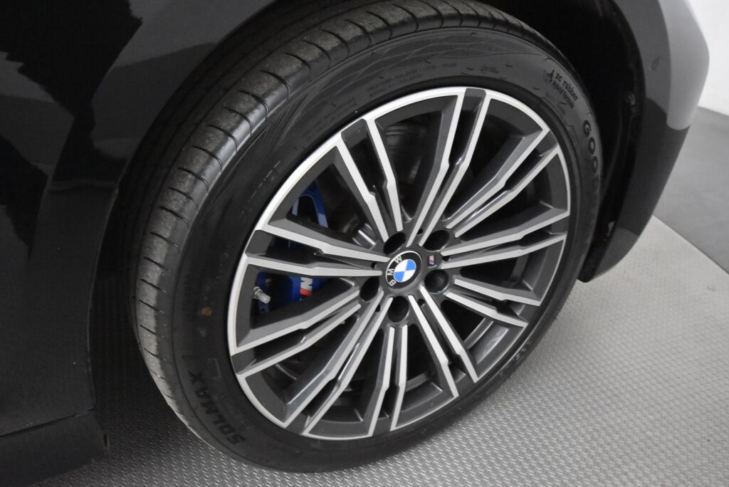 BMW 330 2021 G21 Touring 330e xDrive Business M Sport / Panoraama / Harman/kardon / 360 kamera / Vetokoukku / Muistipenkki