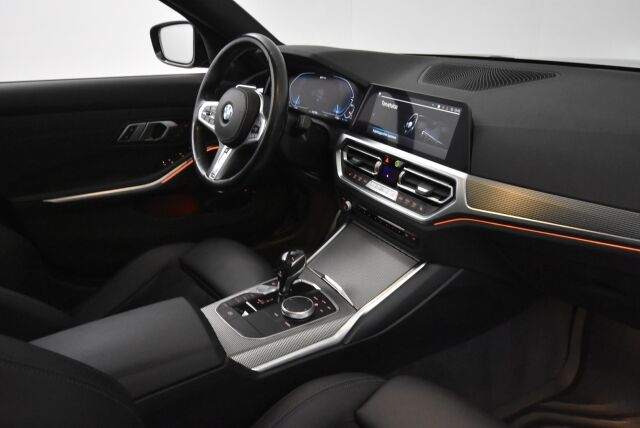 BMW 330 2021 G21 Touring 330e xDrive Business M Sport / Panoraama / Harman/kardon / 360 kamera / Vetokoukku / Muistipenkki
