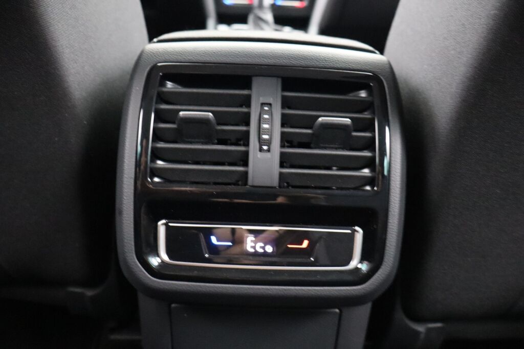 Volkswagen Passat 2023 Variant GTE Business Plug-In Hybrid 160 kW DSG-automaatti /Takuu 5vuotta/100tkm