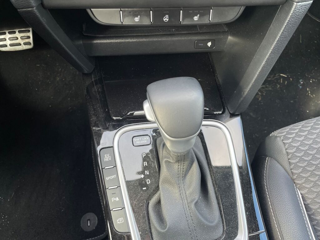 Kia Ceed 2023 1,6 GDI Plug-In Hybrid Business Premium SW DCT / Adapt. cruise / Vetokoukku / Navigointi / Webasto