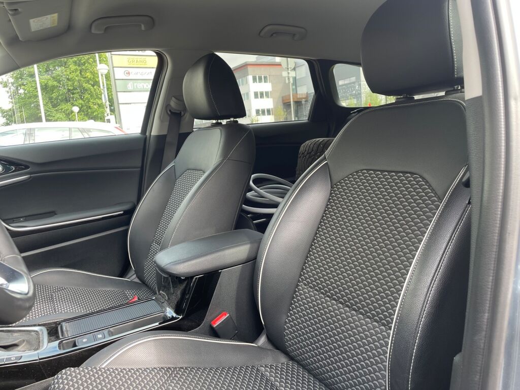 Kia Ceed 2023 1,6 GDI Plug-In Hybrid Business Premium SW DCT / Adapt. cruise / Vetokoukku / Navigointi / Webasto