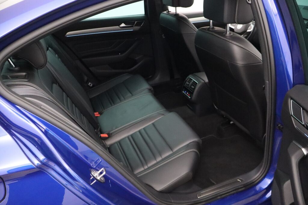 Volkswagen Passat 2021 Sedan R-Line 1,5 TSI EVO 110 kW DSG-automaatti / Facelift / Suomiauto / Webasto / Koukku / ACC / Matrix / Digimittari - RAHOITUS TÄHÄN AUTOON VAIN 3.99% - 