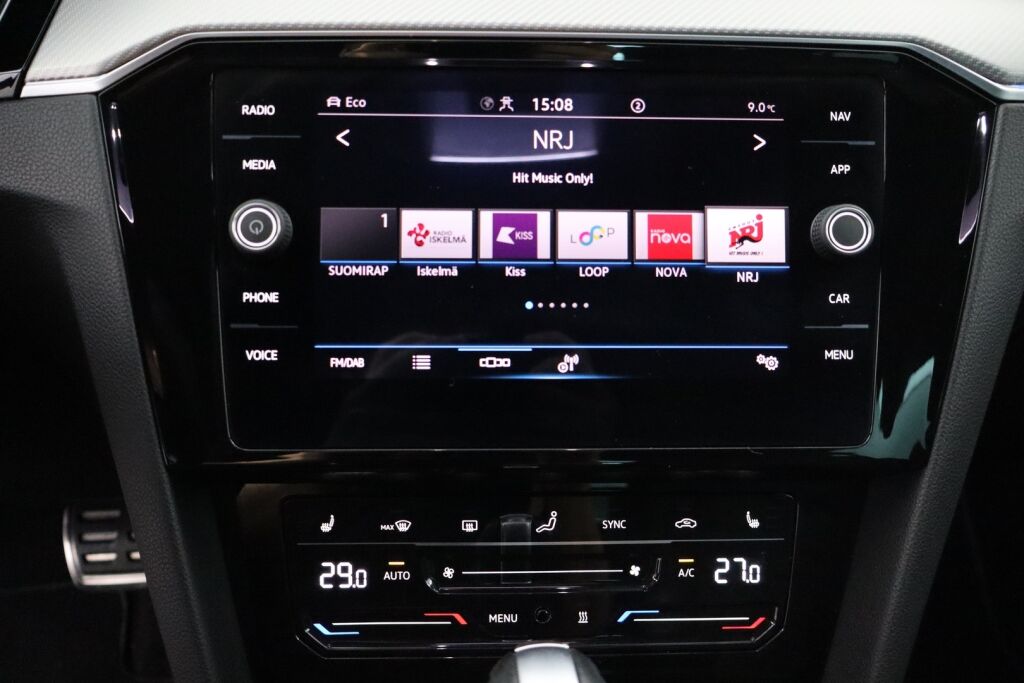 Volkswagen Passat 2021 Sedan R-Line 1,5 TSI EVO 110 kW DSG-automaatti / Facelift / Suomiauto / Webasto / Koukku / ACC / Matrix / Digimittari - RAHOITUS TÄHÄN AUTOON VAIN 3.99% - 