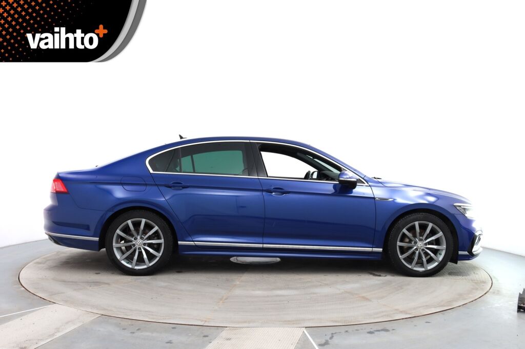 Volkswagen Passat 2021 Sedan R-Line 1,5 TSI EVO 110 kW DSG-automaatti / Facelift / Suomiauto / Webasto / Koukku / ACC / Matrix / Digimittari - RAHOITUS TÄHÄN AUTOON VAIN 3.99% - 