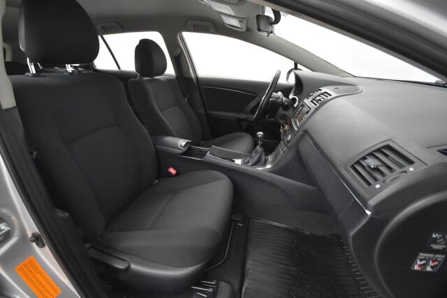 Toyota Avensis 2009 2,0 D-4D DPF Linea Sol Wagon / Vähän ajettu / Navi / Vetokoukku /